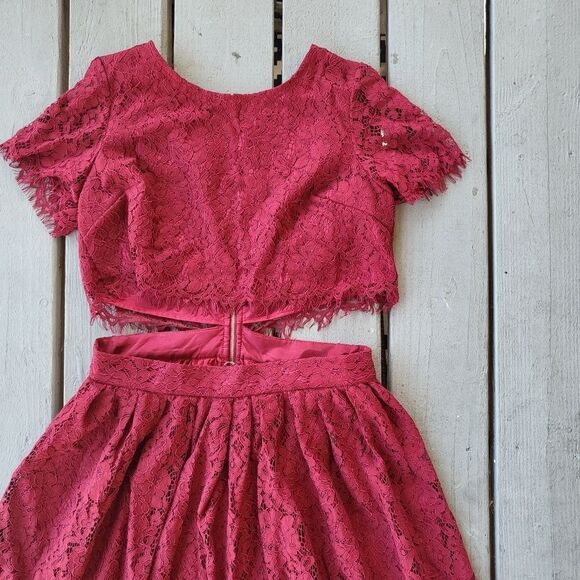 True Decadence Petite 2 In 1 Allover Lace Full Prom Skater Midi Dress Size 8US - Picture 4 of 9